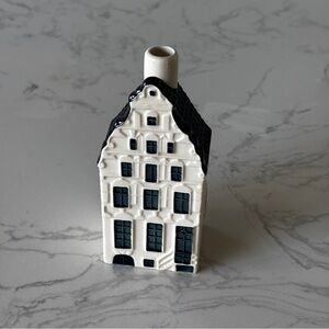 KLM #53 Blue Delft House by BOLS